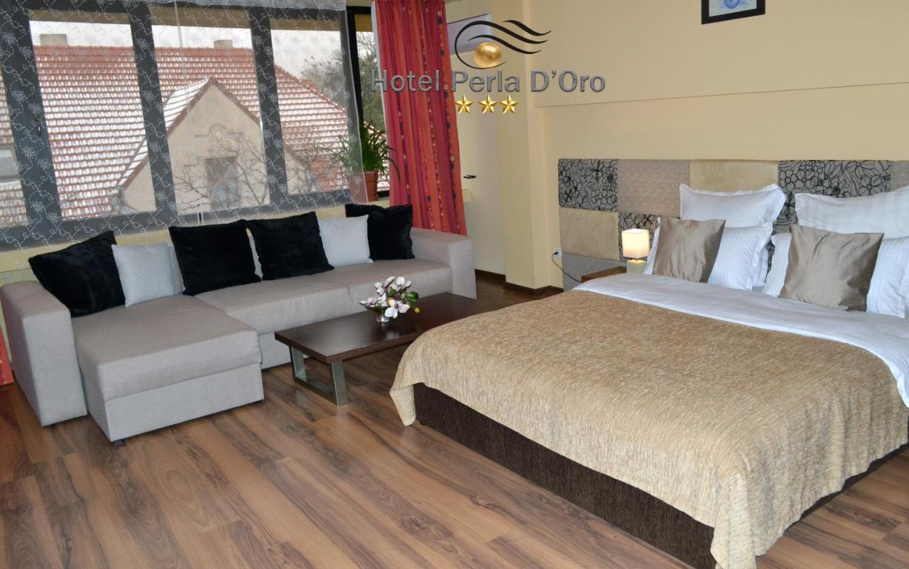 Hotel Perla D'Oro ทิมิชัวรา ภายนอก รูปภาพ